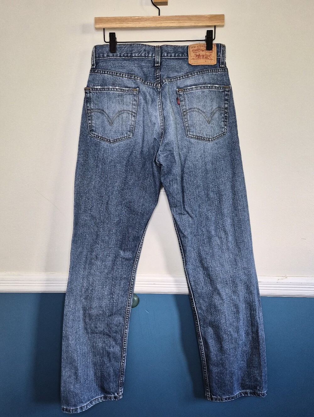 Levi's 505 Regular Fit Jeans Men's W30 L32 Medium Wash Straight Leg Denim - Picture 7 of 15